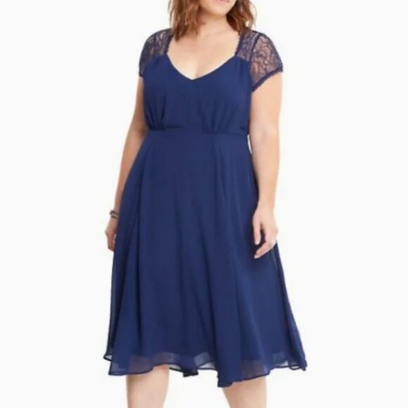 725-22 Torrid Navy Blue Lace Knee Length Cap sleeved dress Size 16 - Picture 2 of 13